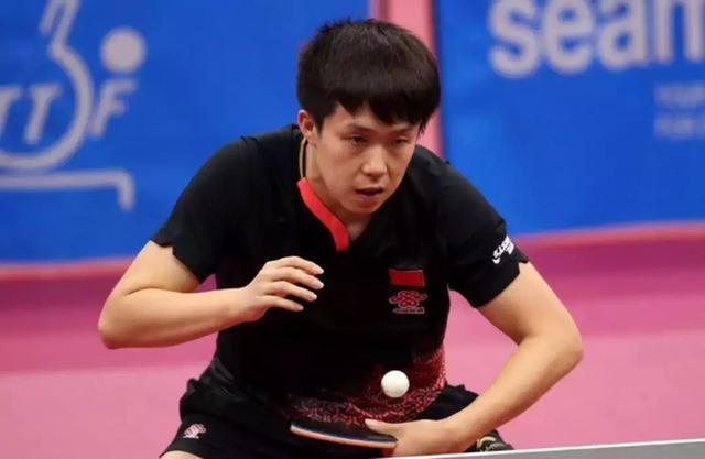 她在赛场上 她在赛场上