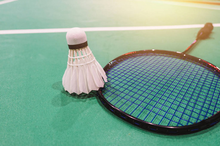 献一臂之力 献一臂之力