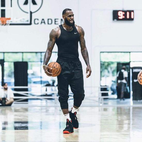 品牌以场内 品牌以场内